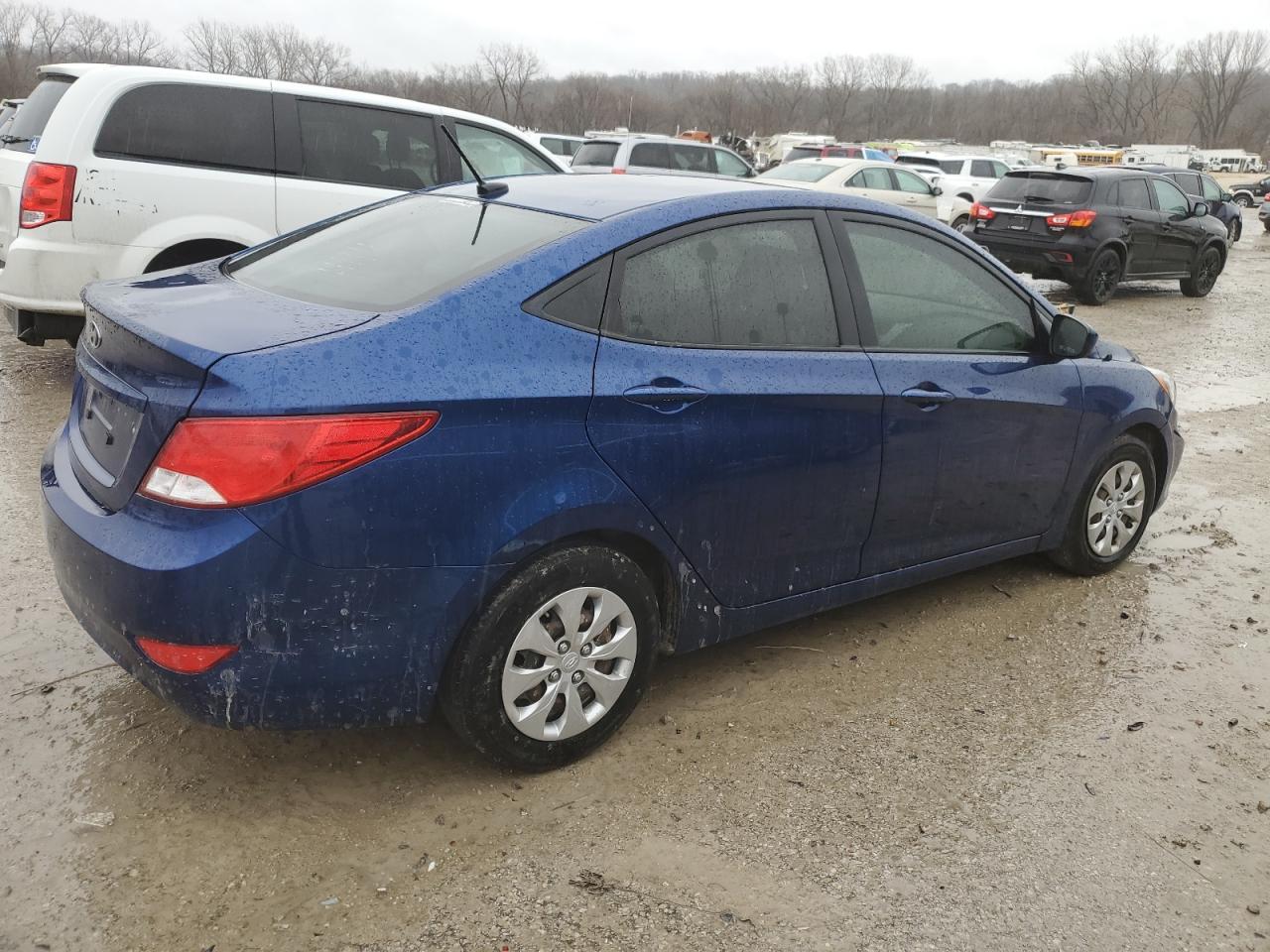 2017 Hyundai Accent Se - Фото 3