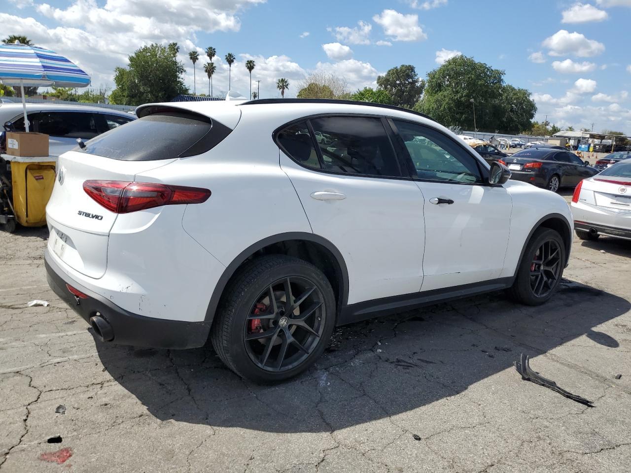 2020 Alfa Romeo Stelvio - Image 3
