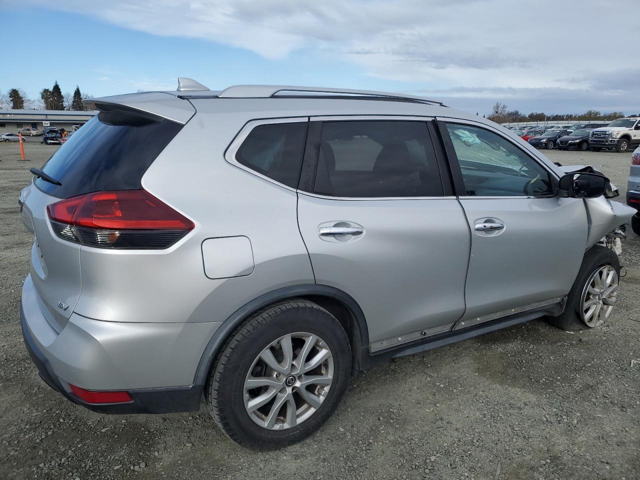 2018 Nissan Rogue S - Image 3