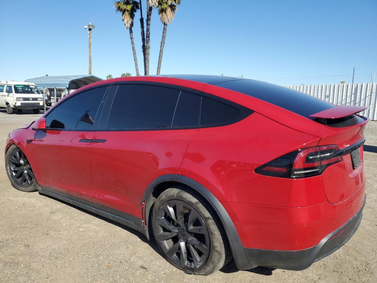2022 Tesla Model X - Фото 2