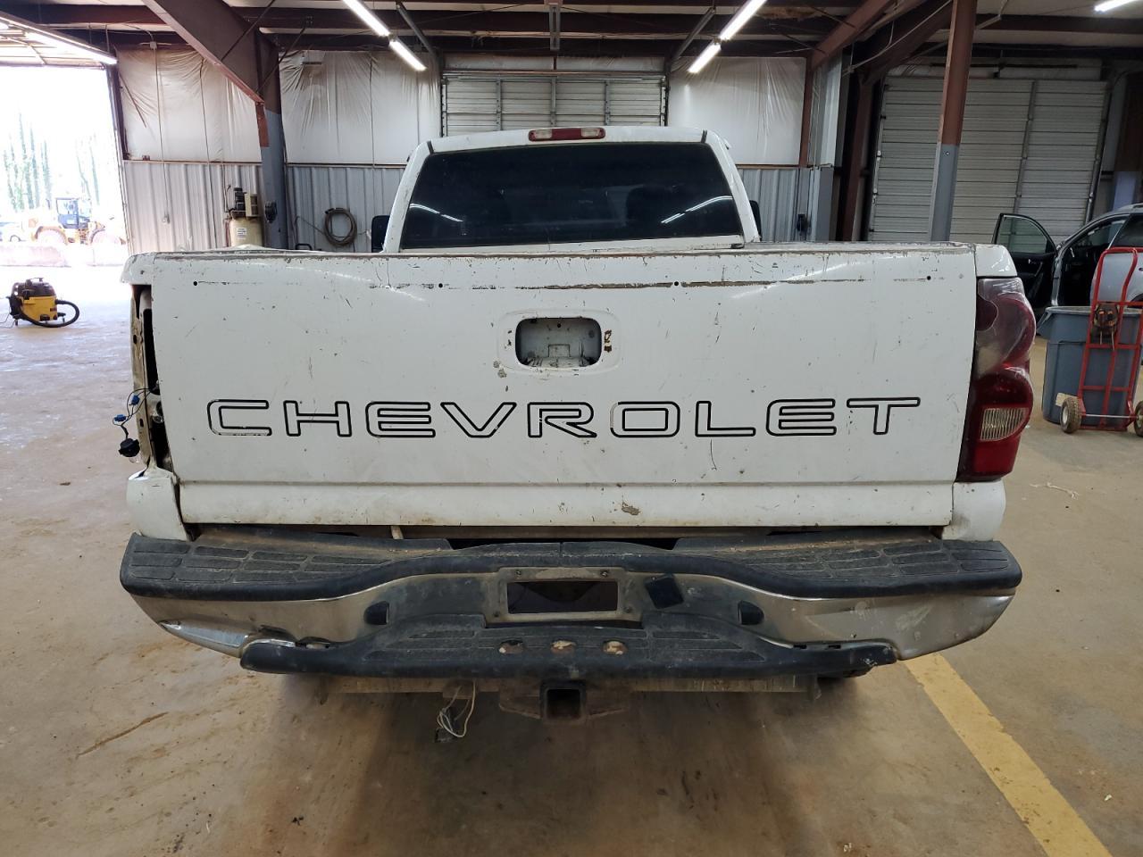 2003 Chevrolet Silverado C2500 Heavy Duty - Фото 6