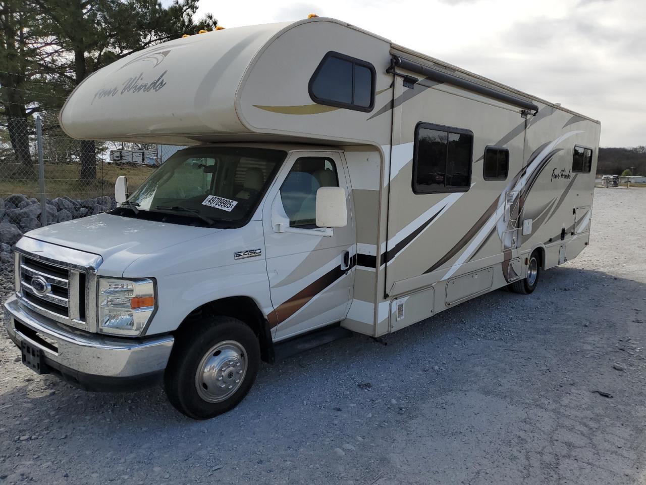 2016 Ford Econoline E450 Super Duty Cutaway Van - Фото 2