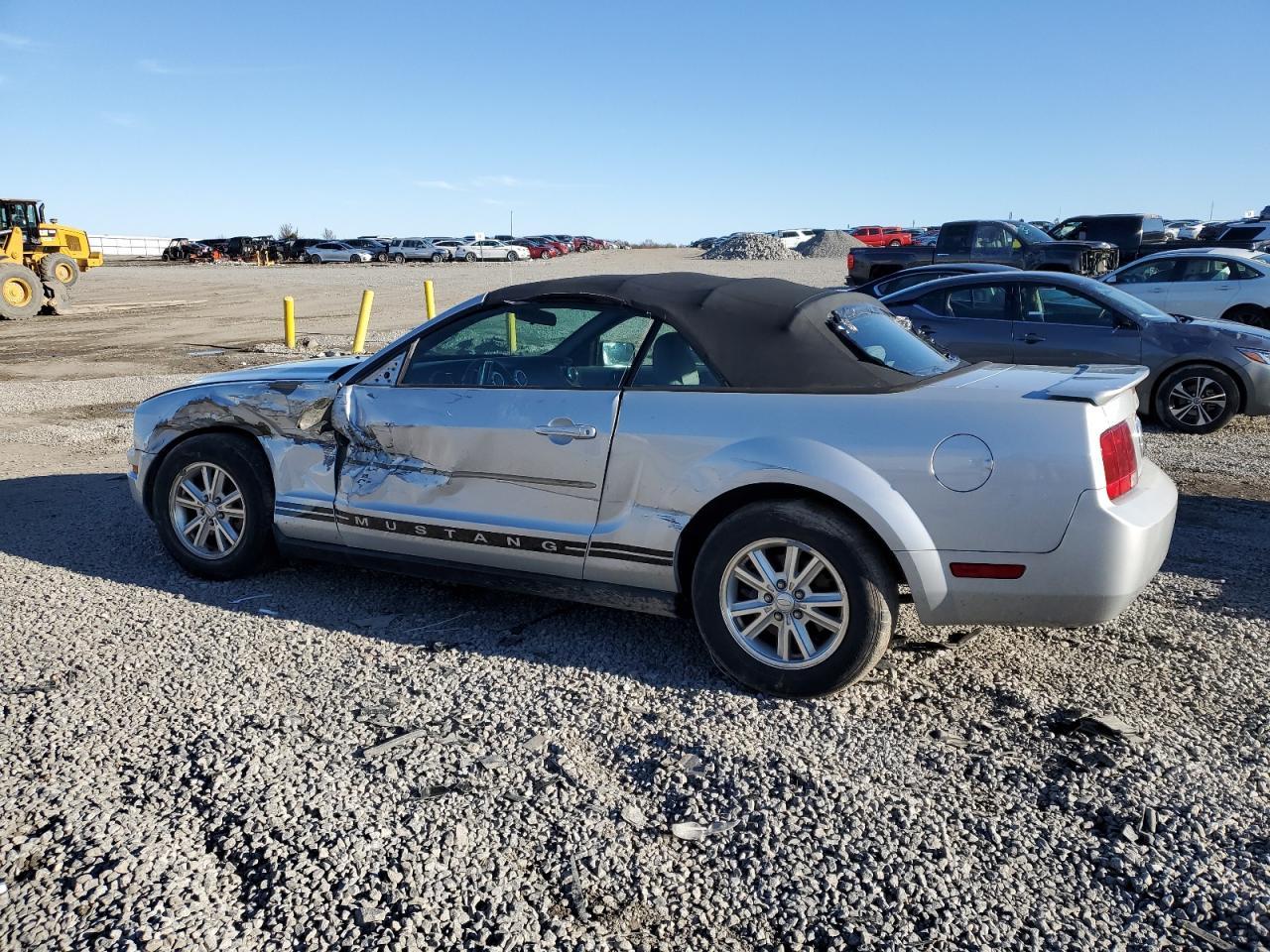 2008 Ford Mustang - Image 2