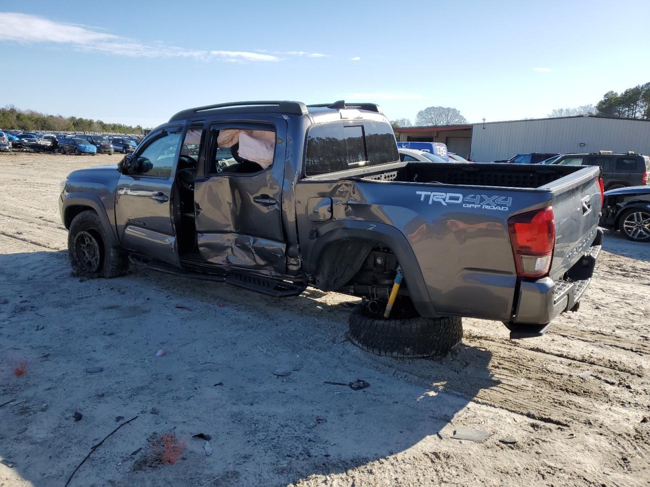 2019 Toyota Tacoma Double Cab - Фото 2