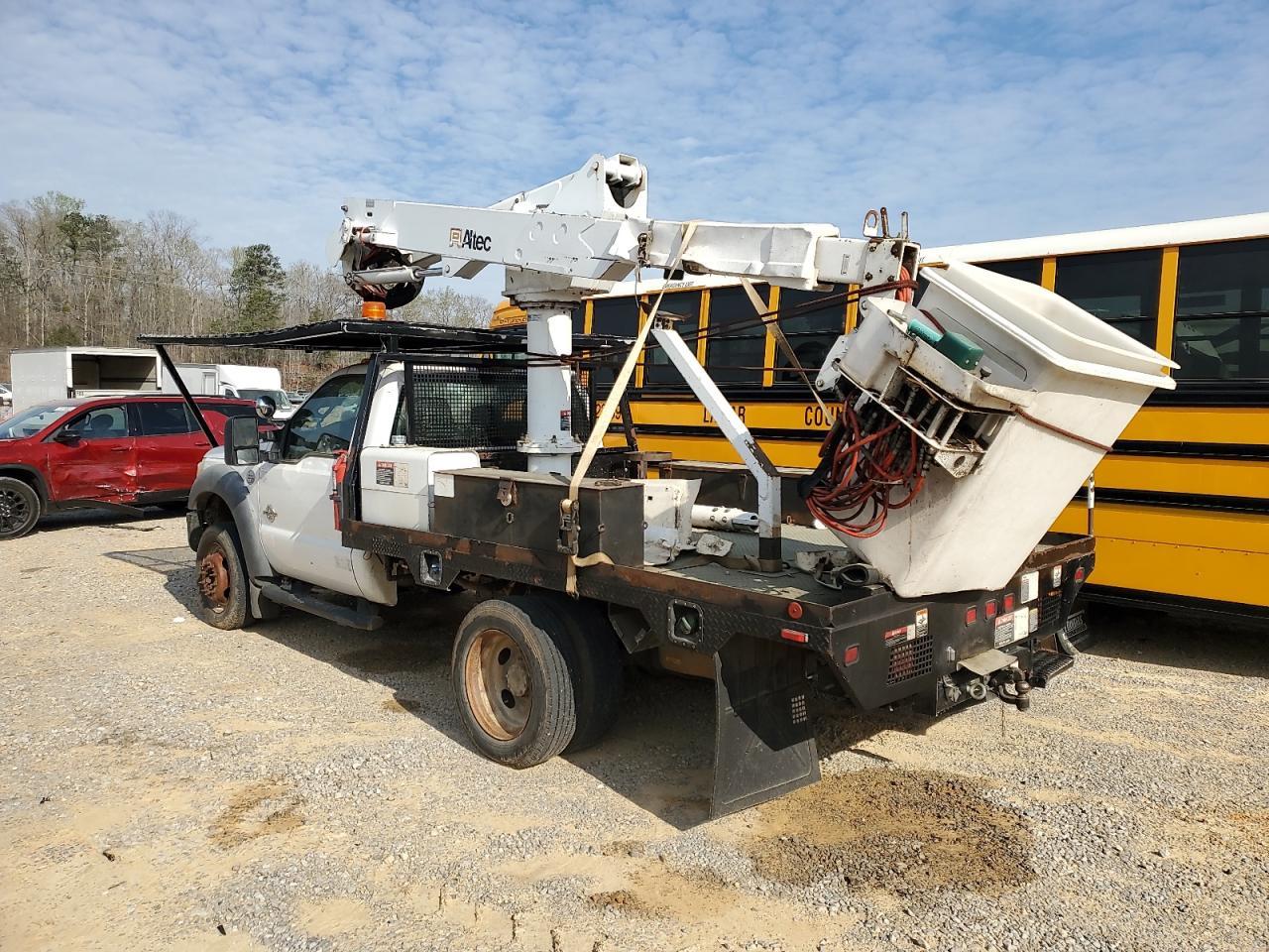 2011 Ford F550 Super Duty - Фото 2