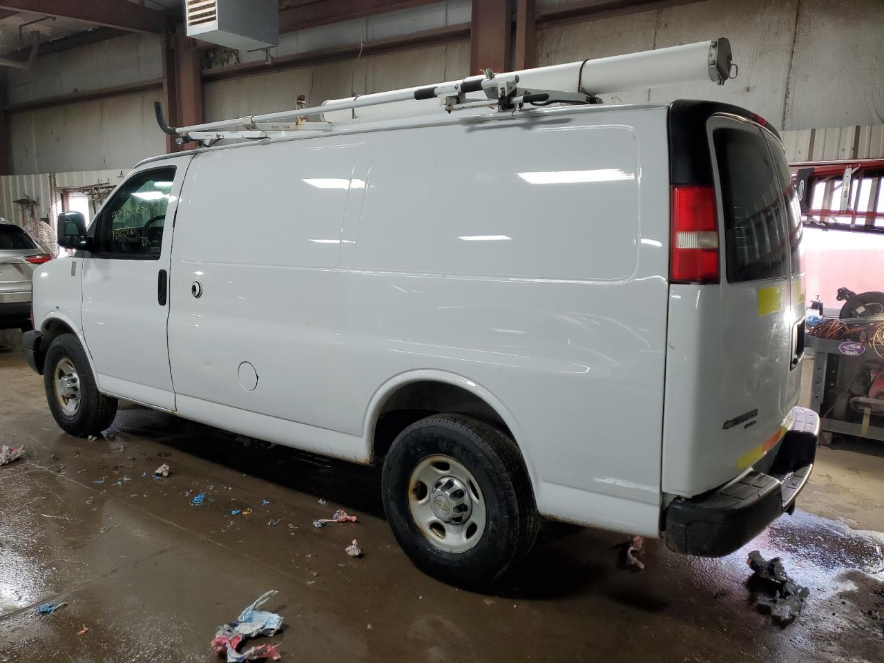2013 Chevrolet Express G2500 - Фото 2