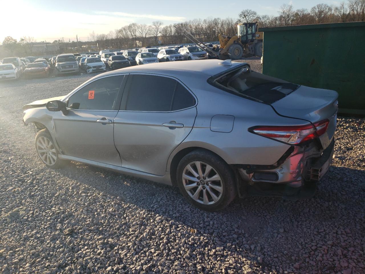 2019 Toyota Camry L - Фото 2