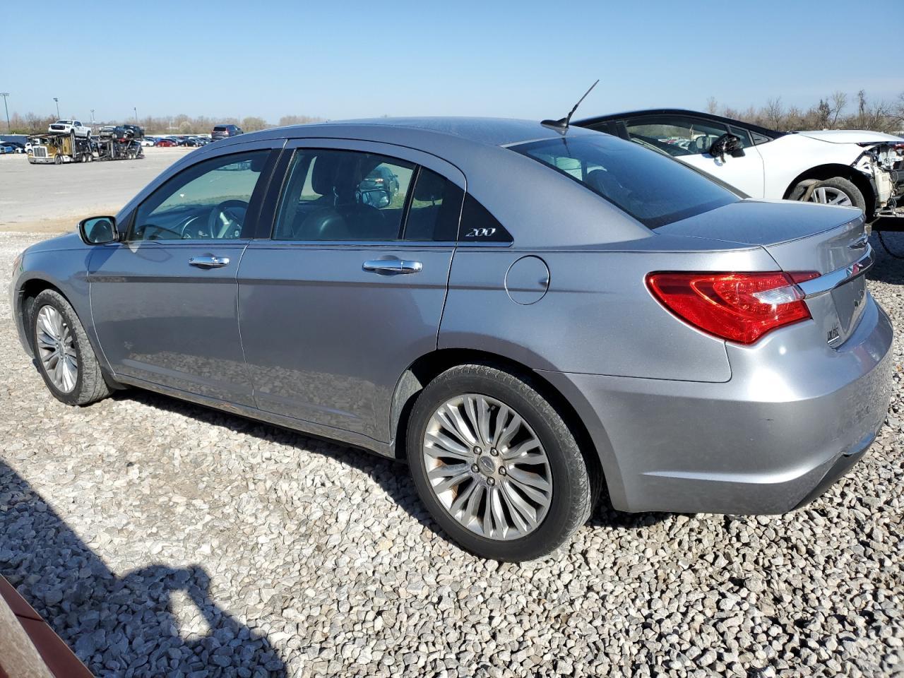2013 Chrysler 200 Limited - Image 2