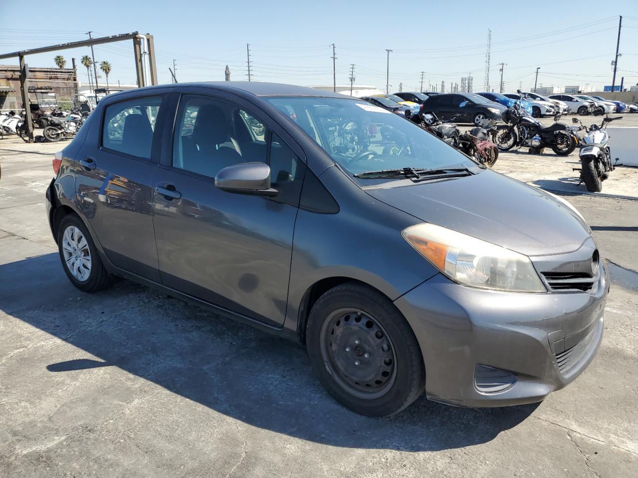 2014 Toyota Yaris - Image 4