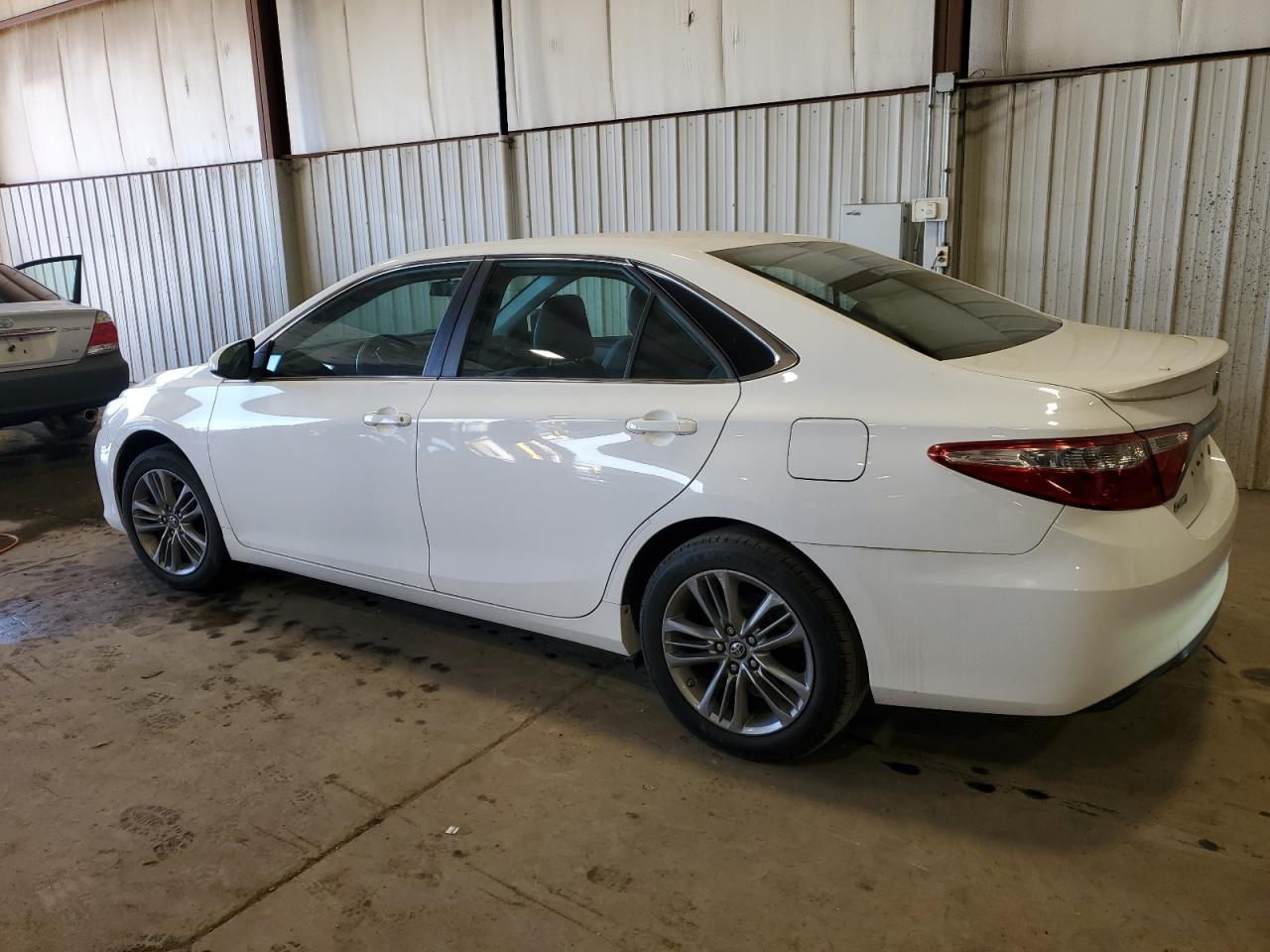 2016 Toyota Camry Le - Image 2