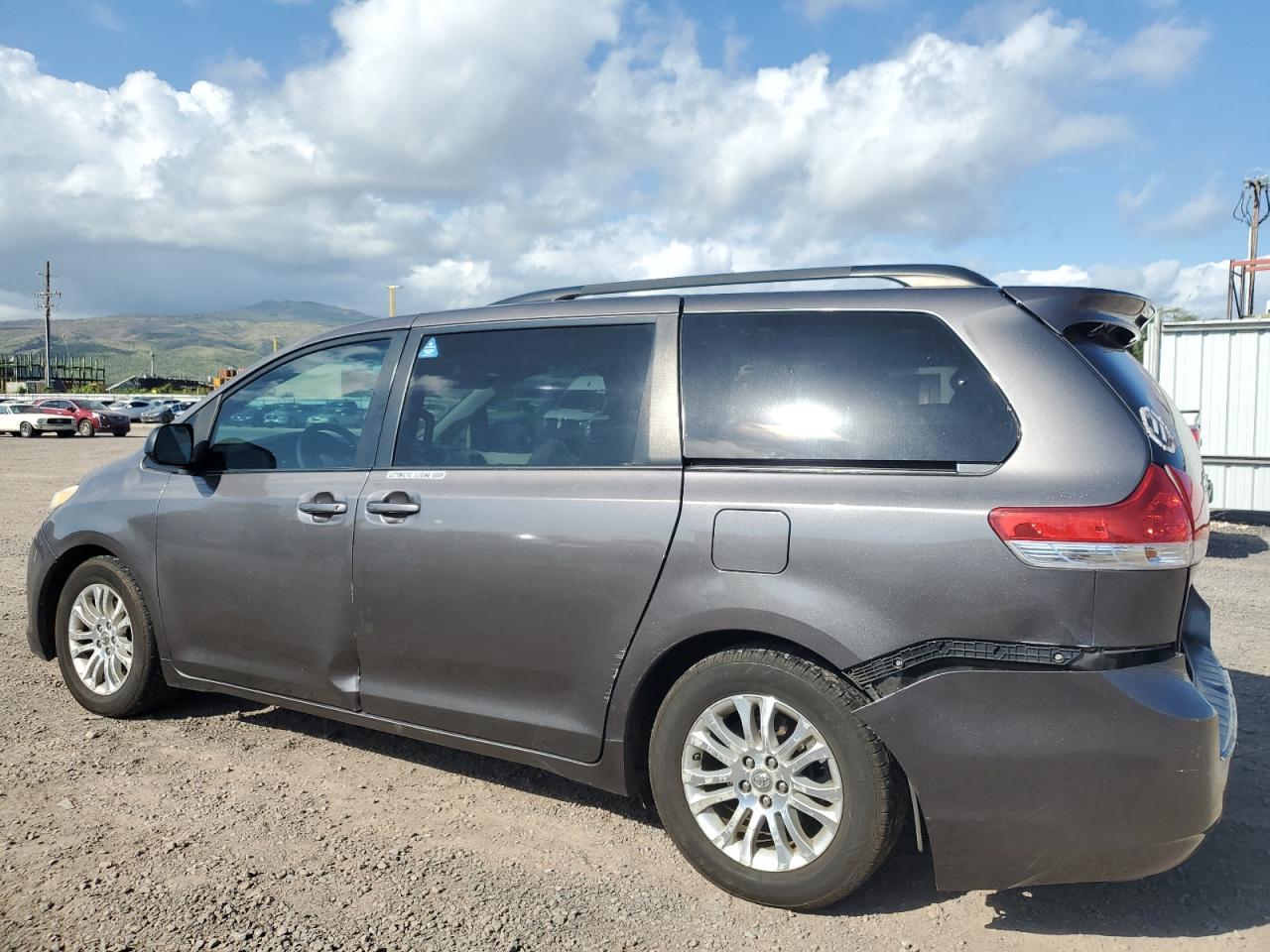 2012 Toyota Sienna Xle - Фото 2
