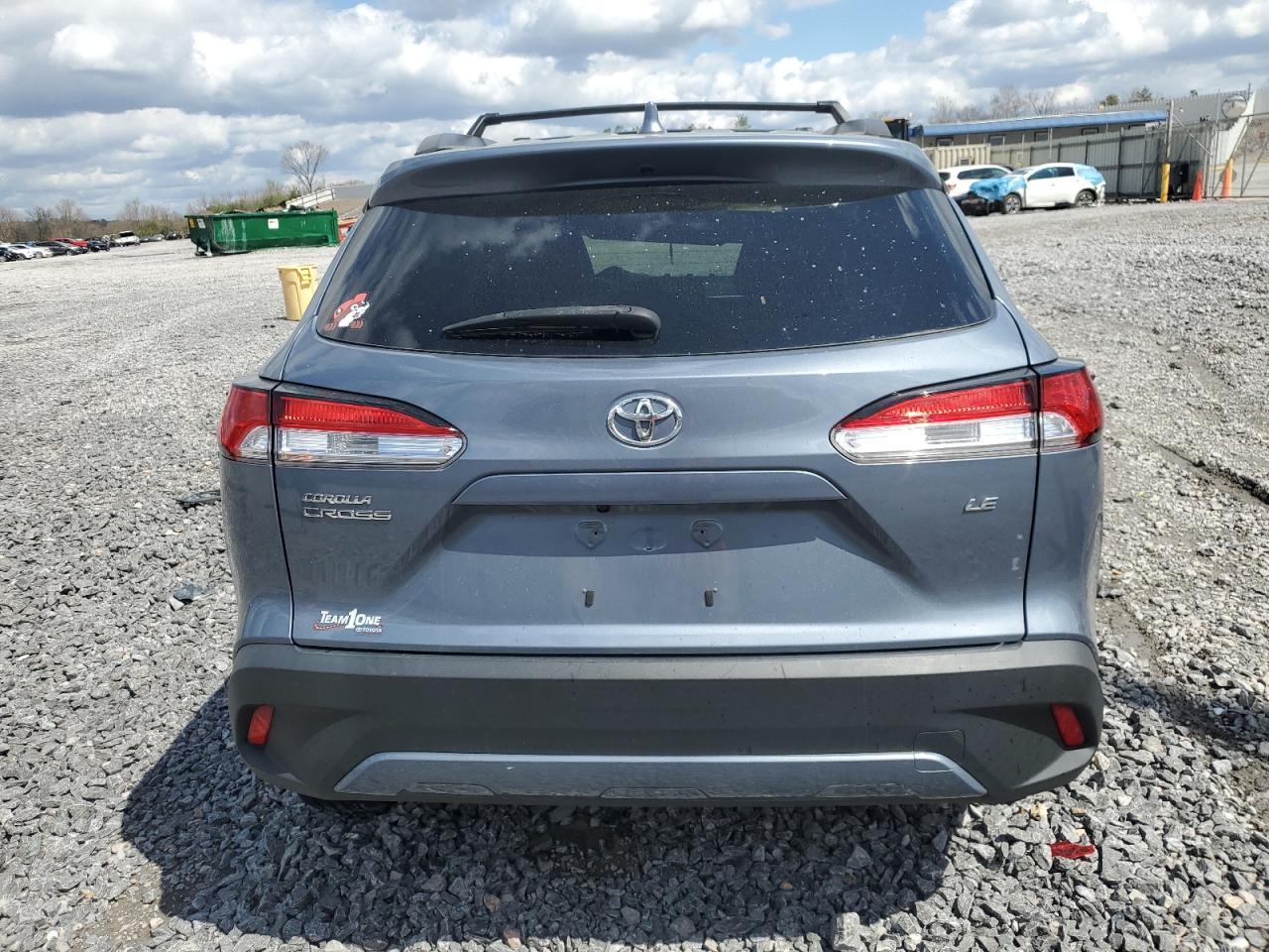 2022 Toyota Corolla Cross Le - Image 6