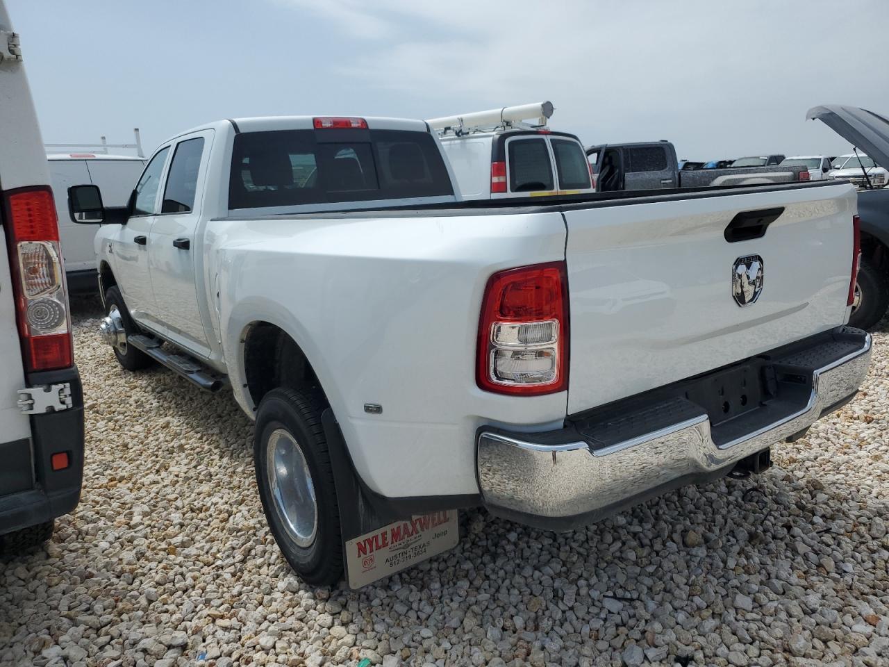 2024 Ram 3500 Tradesman - Фото 2
