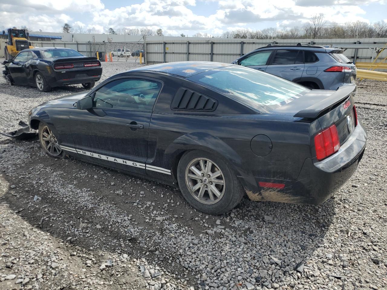 2006 Ford Mustang - Image 2