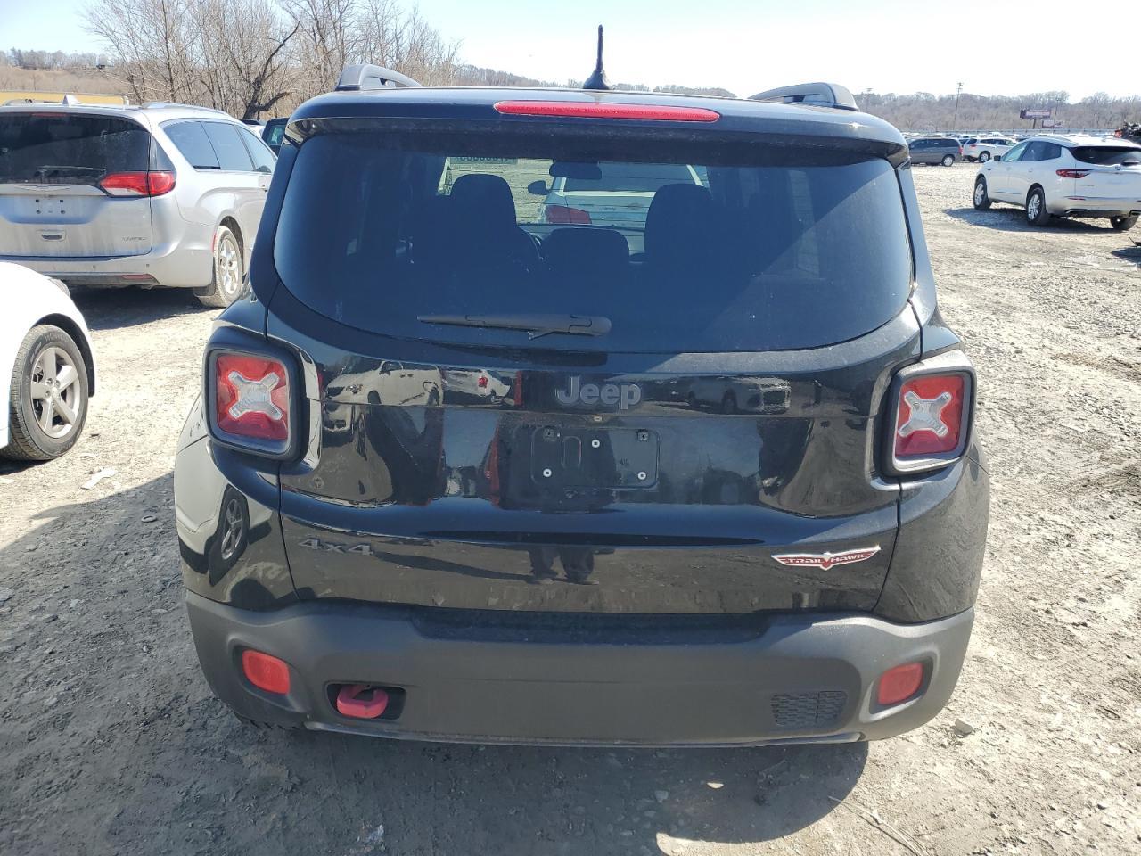 2015 Jeep Renegade Trailhawk - Фото 6