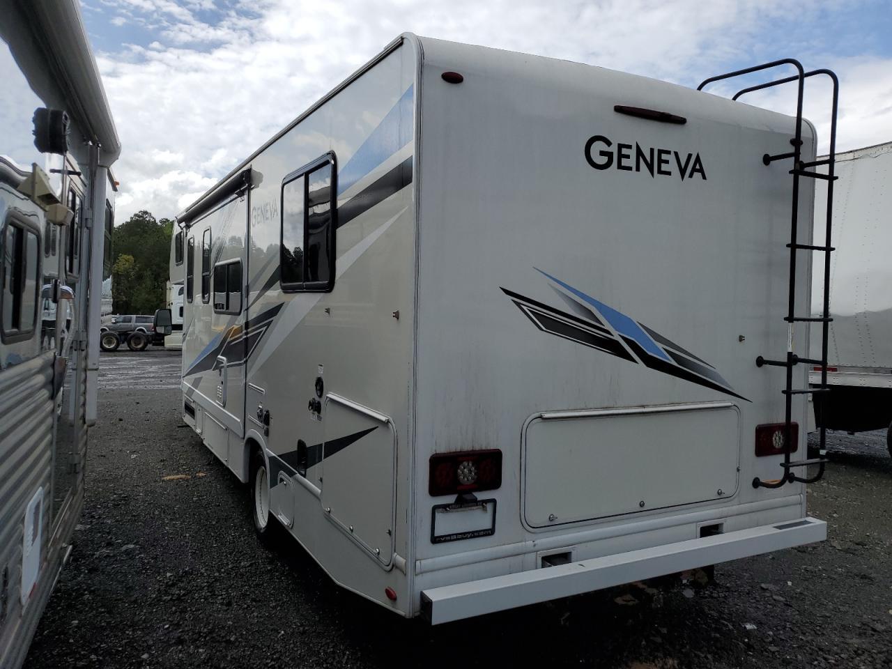 2023 Ford Econoline E450 Super Duty Cutaway Van - Фото 3