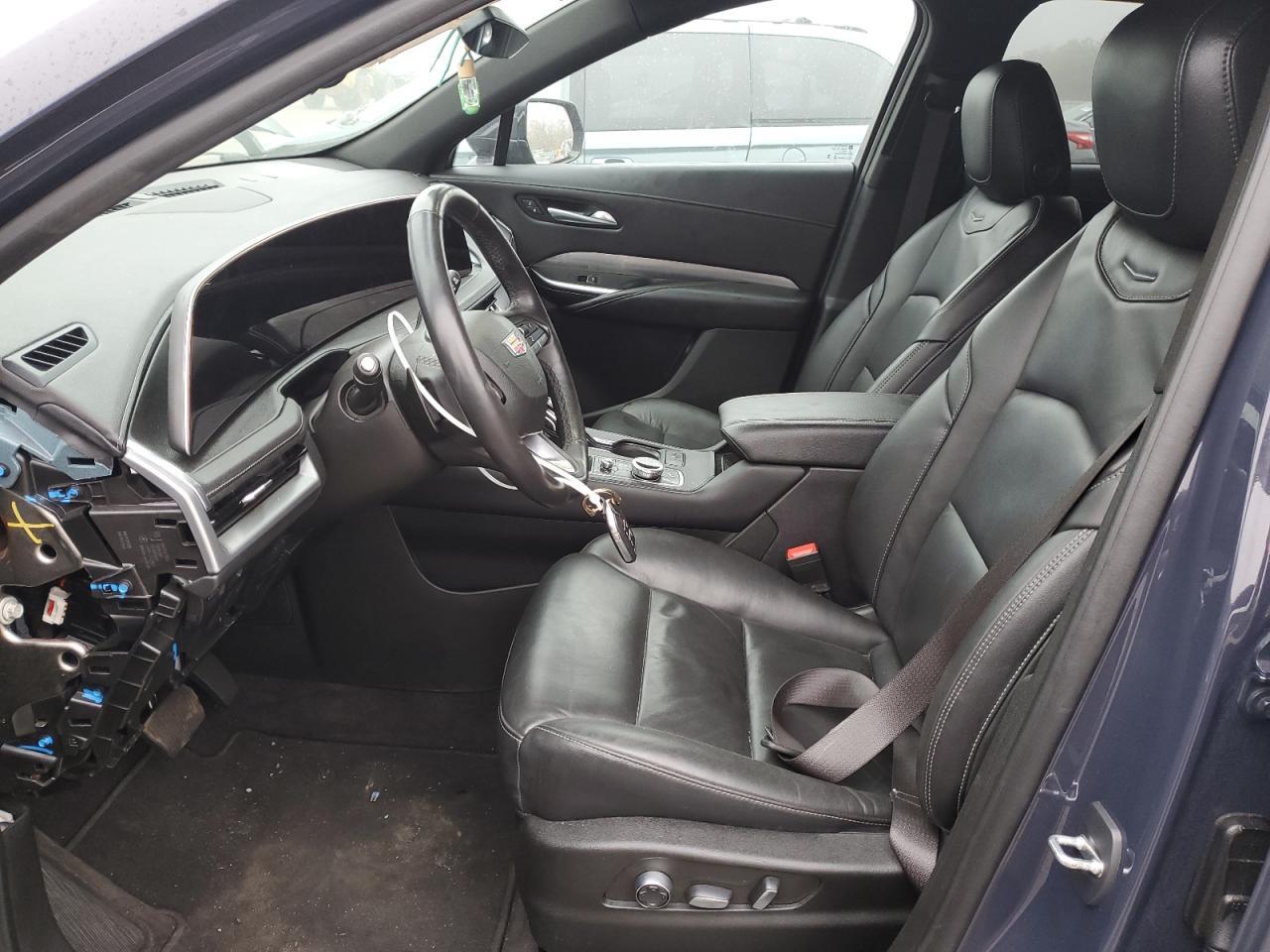 2024 Cadillac Xt4 Premium Luxury - Image 7