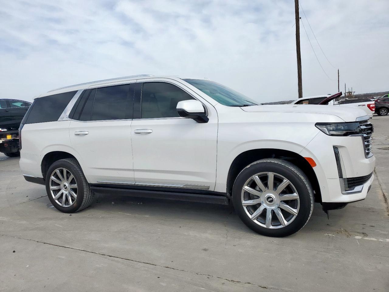 2021 Cadillac Escalade Premium Luxury Platinum - Image 4