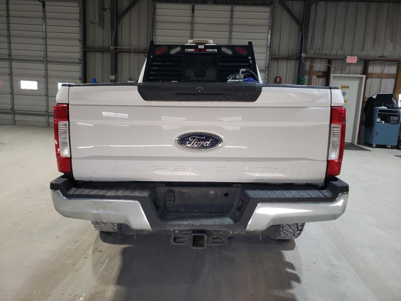 2019 Ford F350 Super Duty - Фото 6