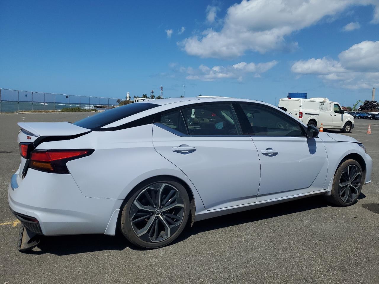 2023 Nissan Altima Sr - Фото 3
