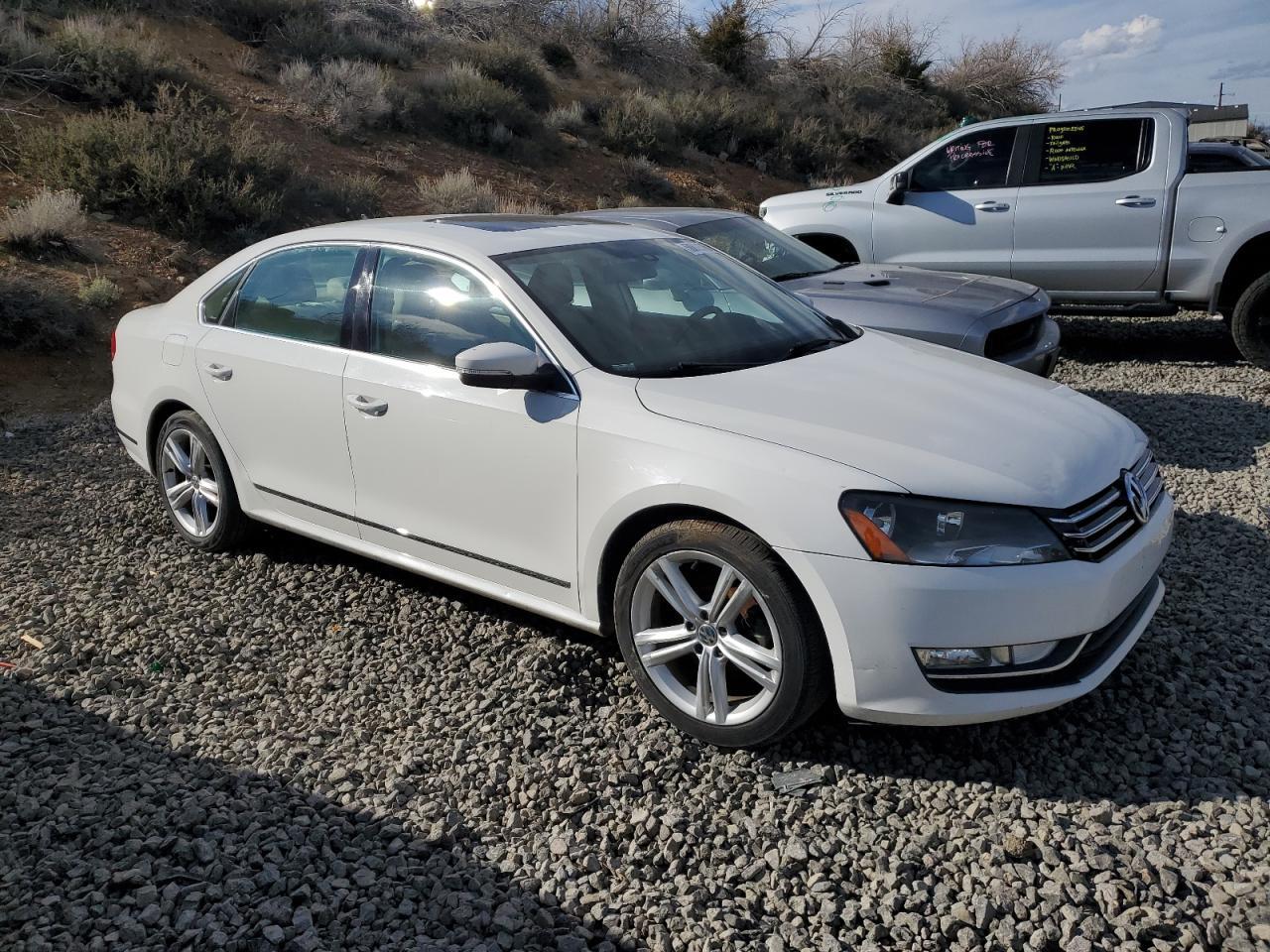 2015 Volkswagen Passat Se - Image 4
