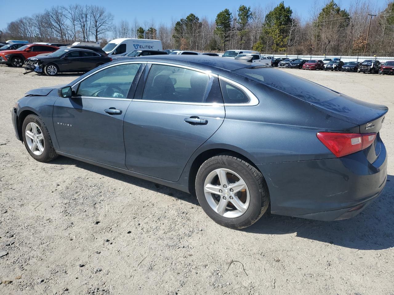 2020 Chevrolet Malibu Ls - Фото 2