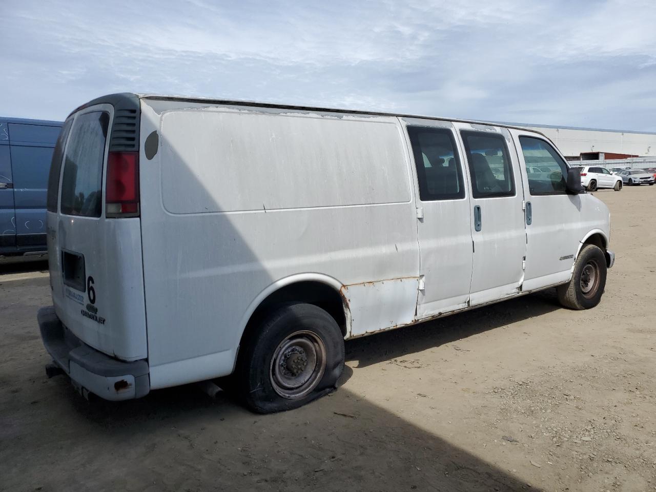 2002 Chevrolet Express G3500 - Фото 3