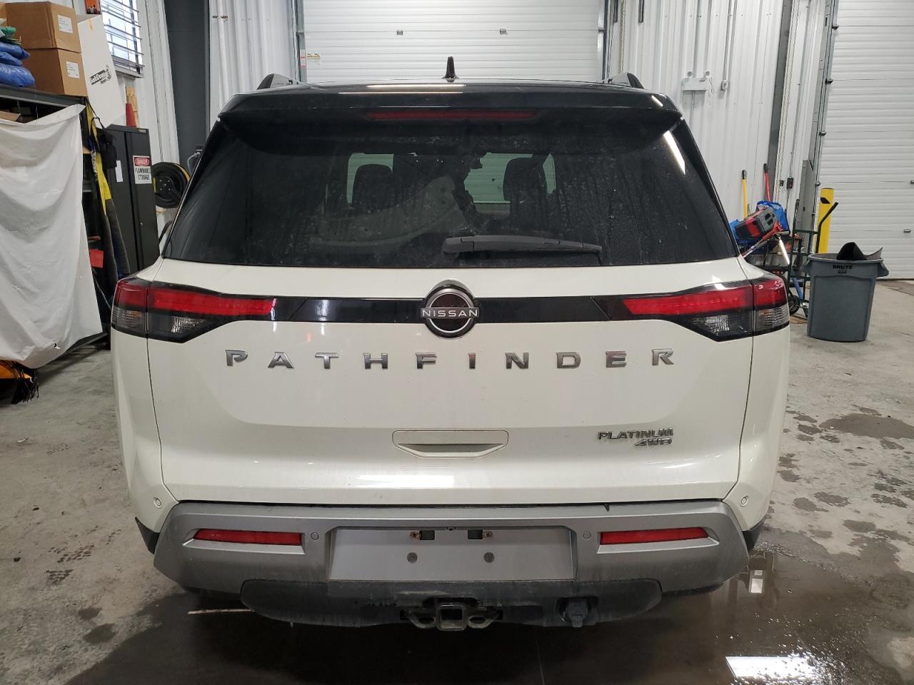 2022 Nissan Pathfinder Platinum - Image 6