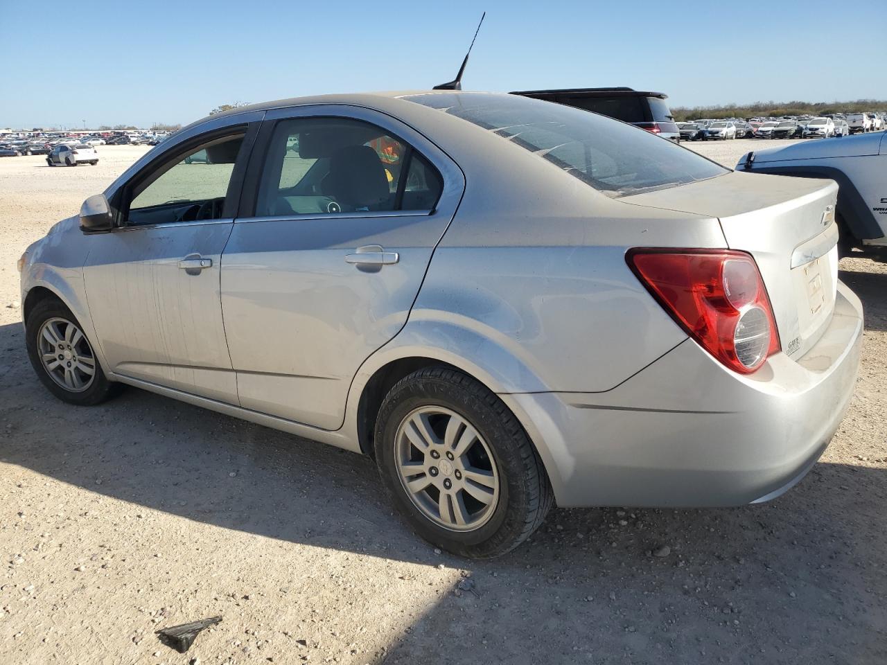 2014 Chevrolet Sonic Lt - Фото 2