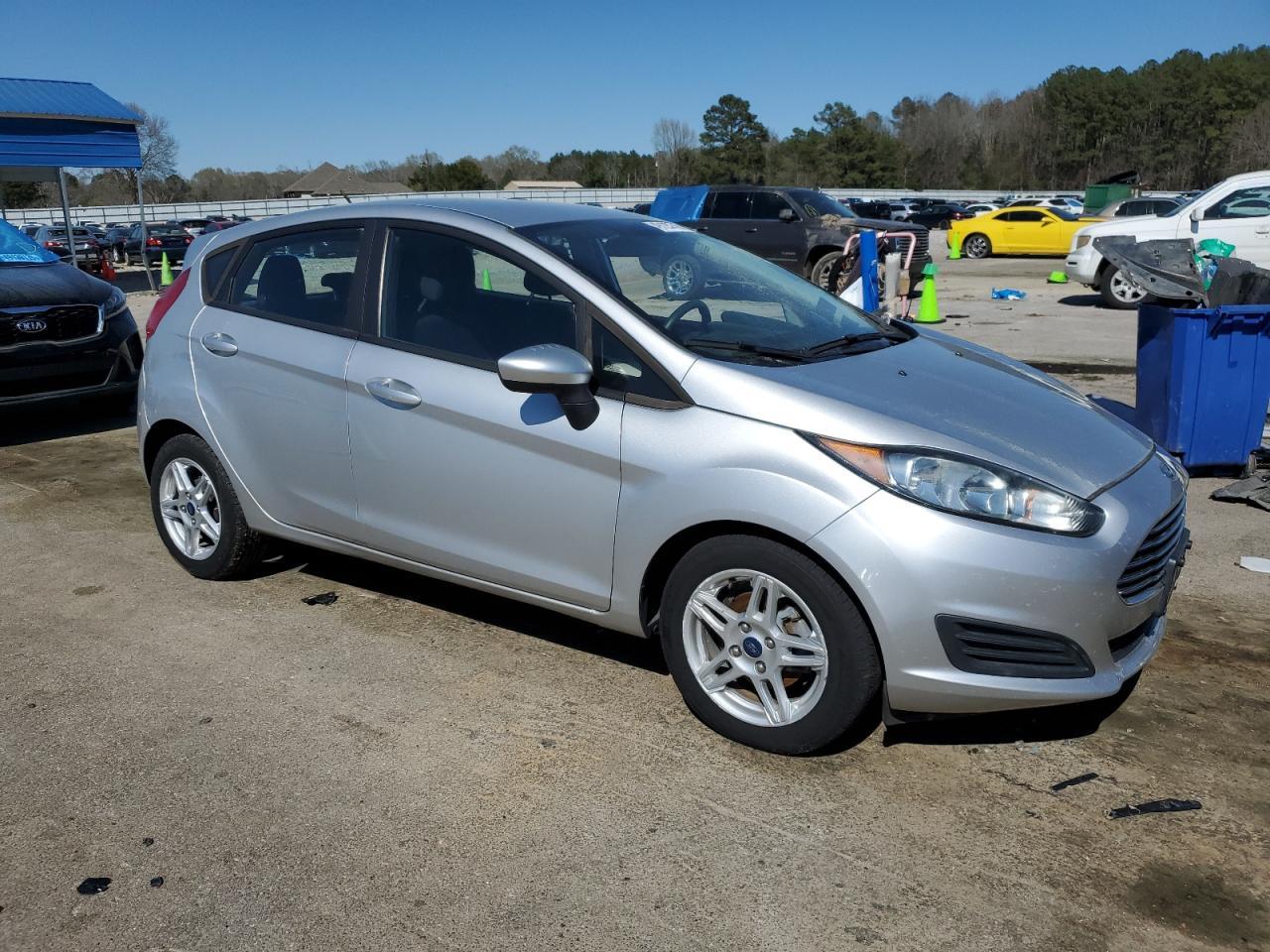 2018 Ford Fiesta Se - Фото 4