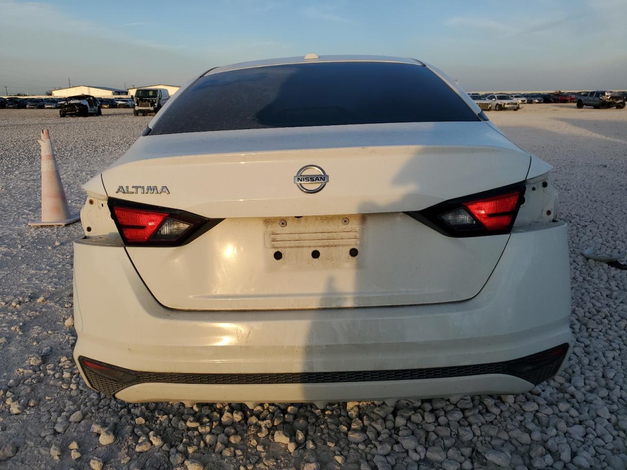 2020 Nissan Altima S - Image 6