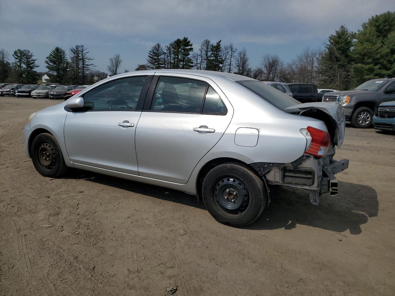 2012 Toyota Yaris - Фото 2