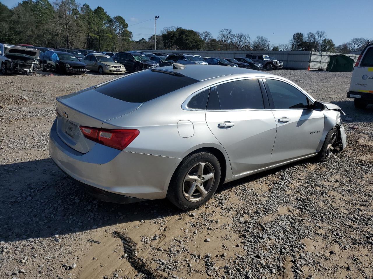2017 Chevrolet Malibu Ls - Фото 3