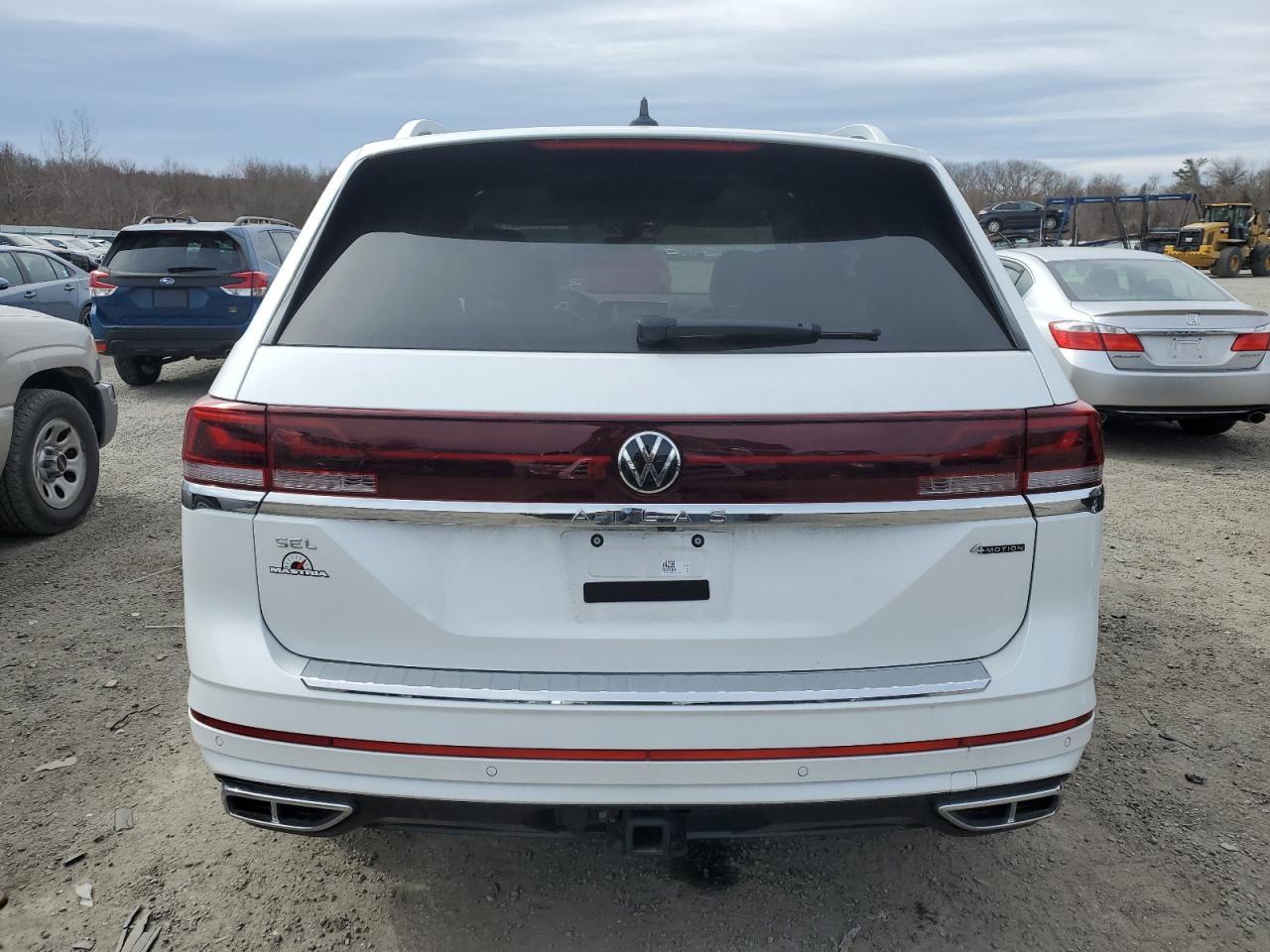2024 Volkswagen Atlas Sel Premium R-Line - Image 6