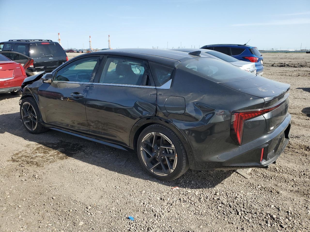 2025 Kia K4 Gt Line - Image 2