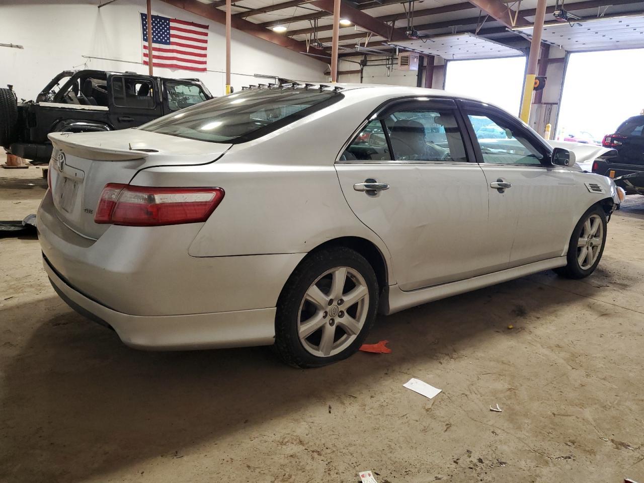 2009 Toyota Camry Se - Image 3