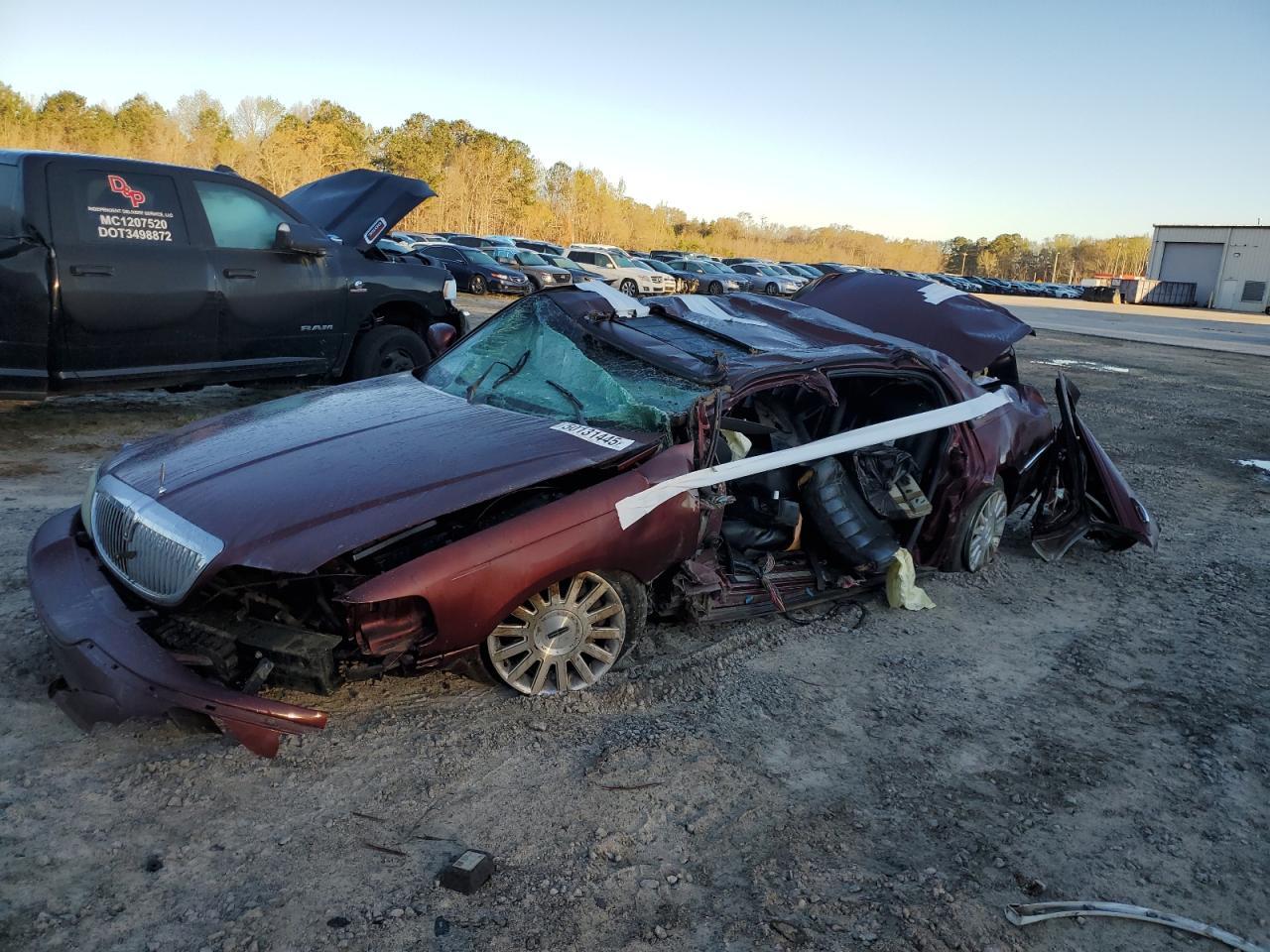 2003 Lincoln Town Car Signature