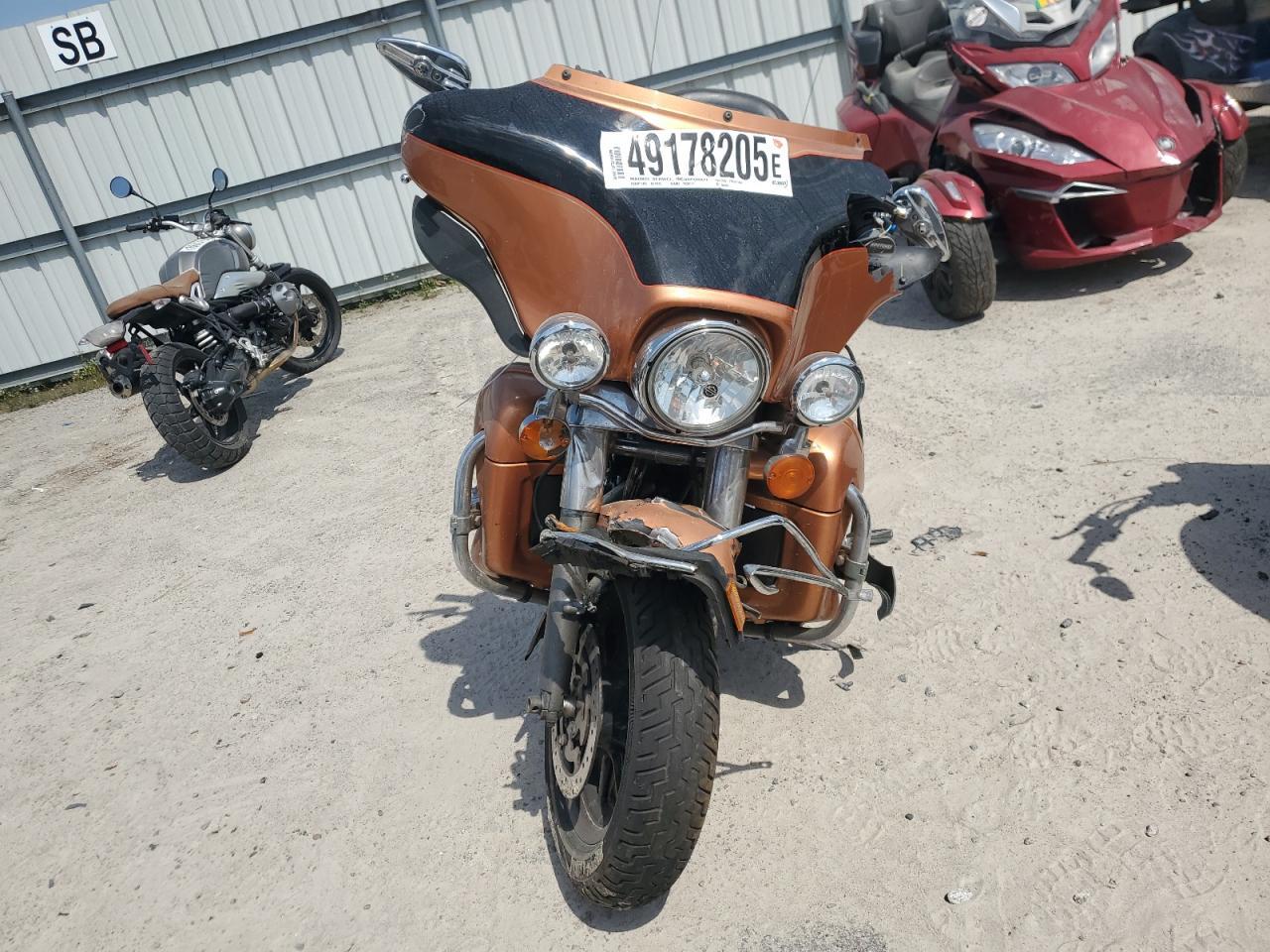 2008 Harley-Davidson Flhtcui 105Th Anniversary Edition - Фото 2