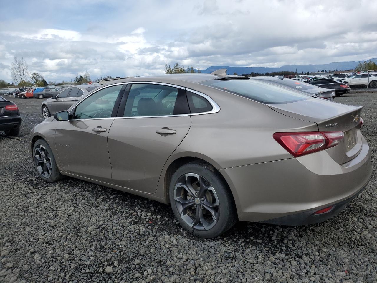 2022 Chevrolet Malibu Lt - Фото 2
