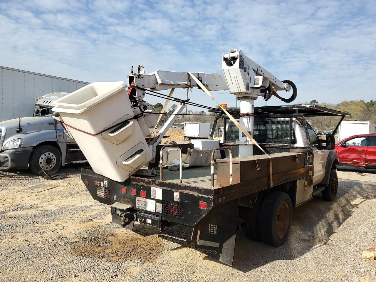 2011 Ford F550 Super Duty - Фото 3