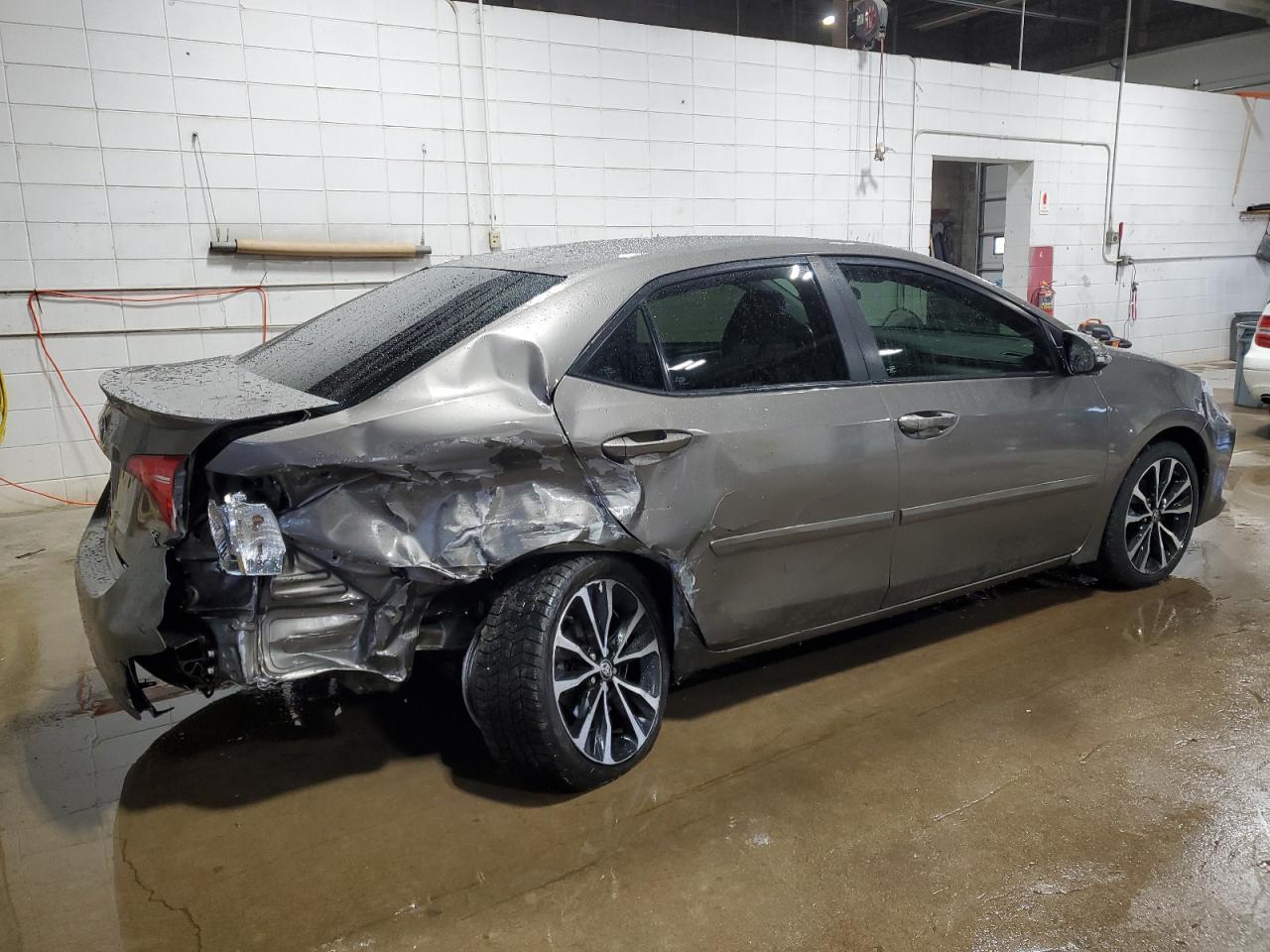 2017 Toyota Corolla L - Фото 3