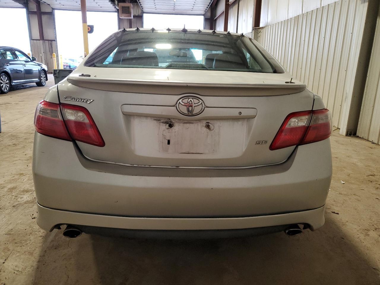 2009 Toyota Camry Se - Image 6