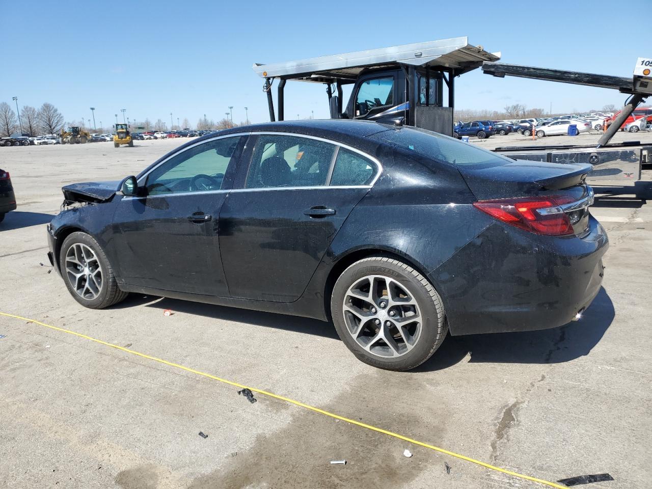 2017 Buick Regal Sport Touring - Фото 2
