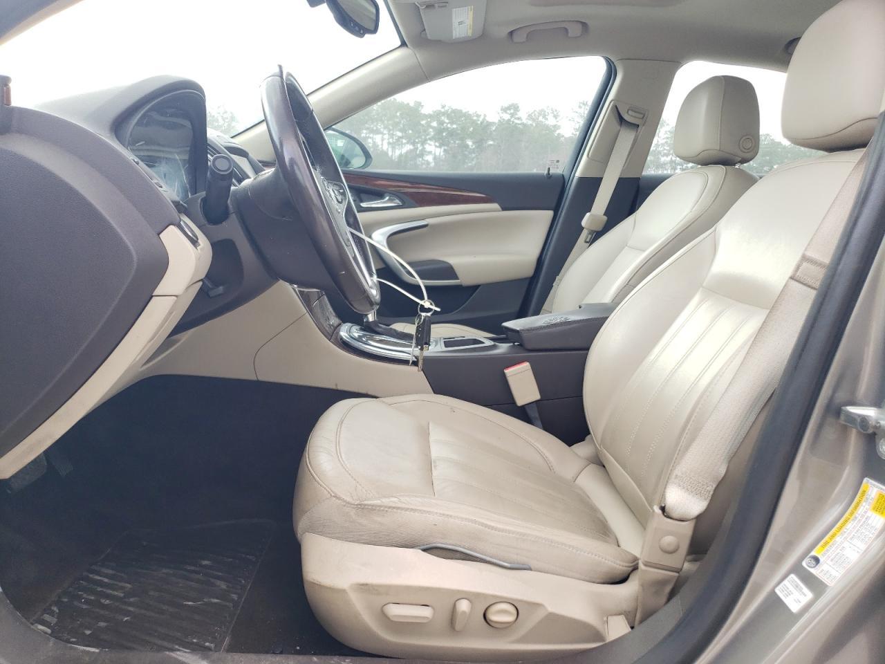 2017 Buick Regal Sport Touring - Image 7