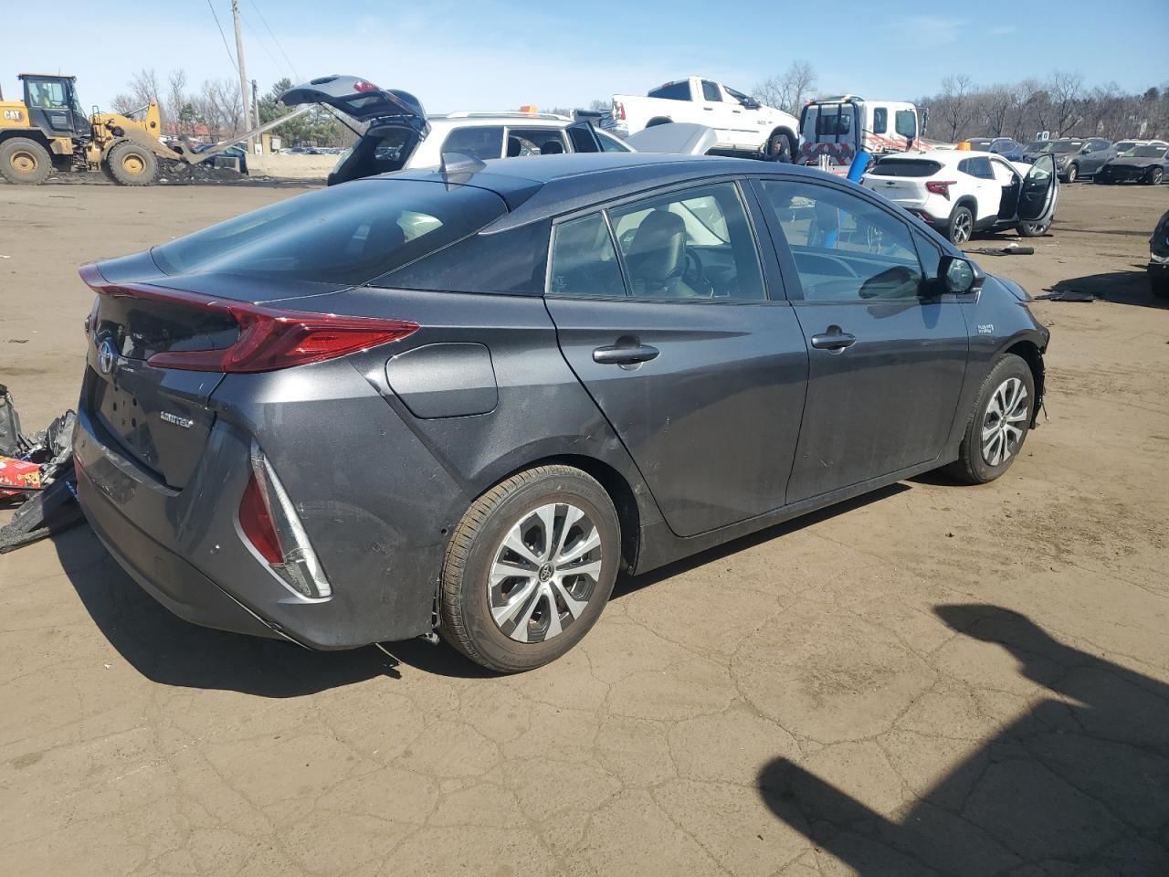 2021 Toyota Prius Prime Le - Фото 3