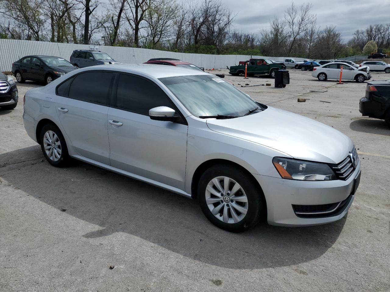 2014 Volkswagen Passat S - Image 4