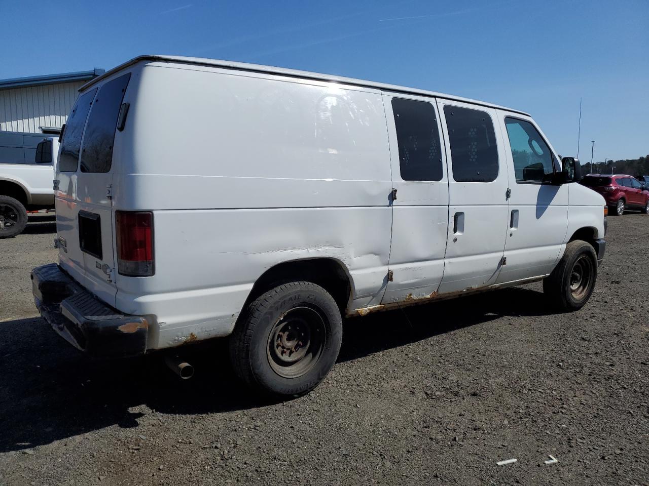 2011 Ford Econoline E250 Van - Image 3