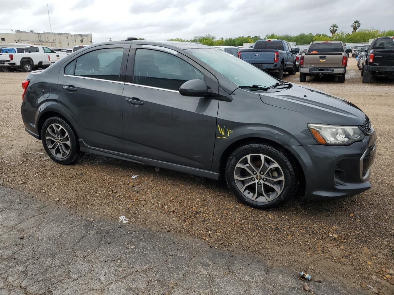 2017 Chevrolet Sonic Lt - Image 4
