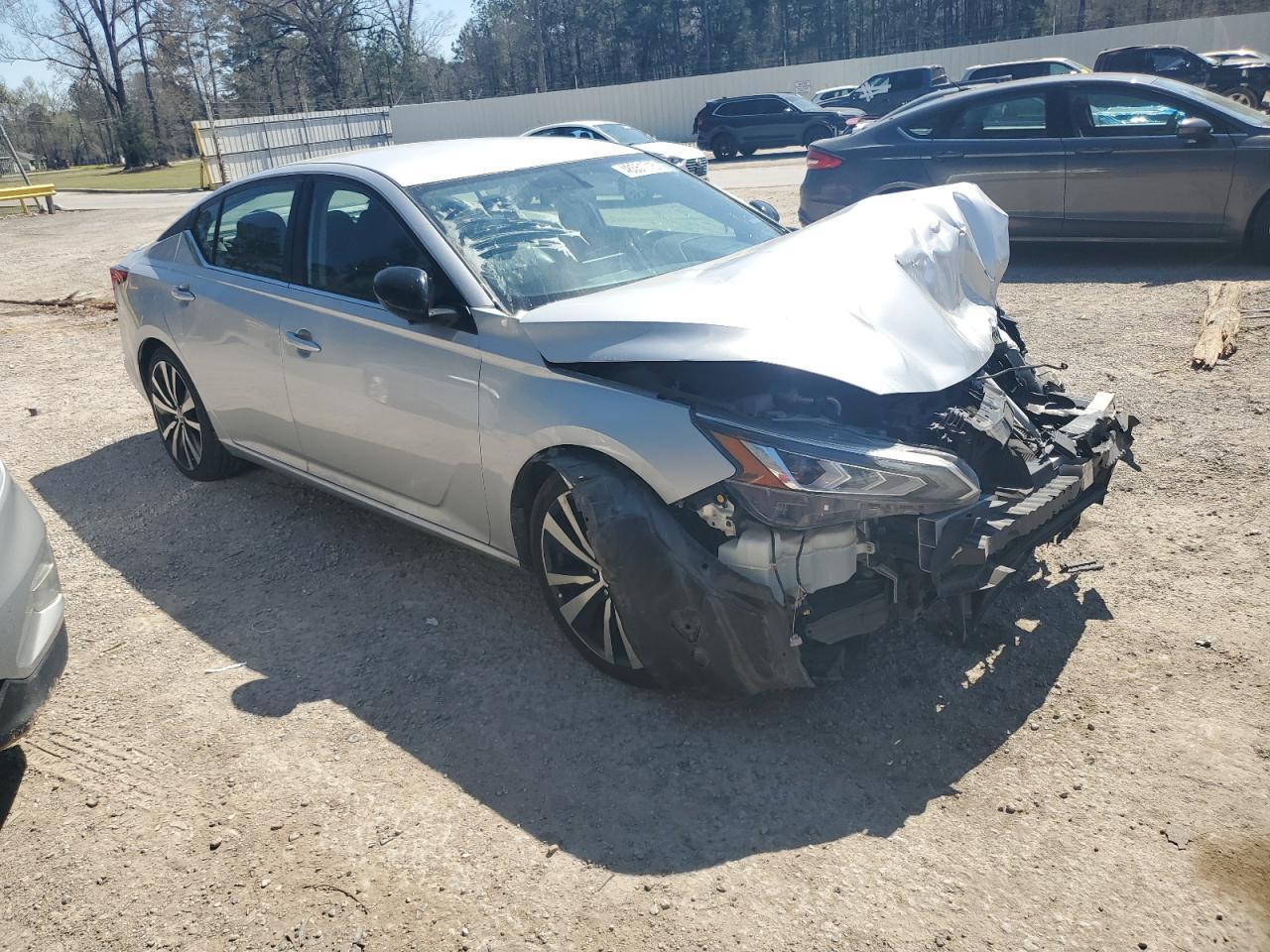 2019 Nissan Altima Sr - Фото 4