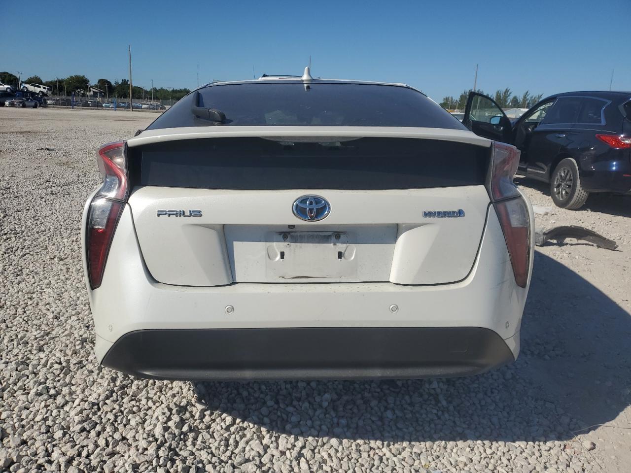 2018 Toyota Prius - Image 6